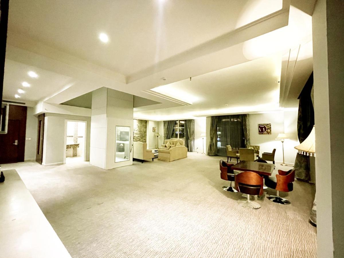 Hotel Business Tahlia Riyadh