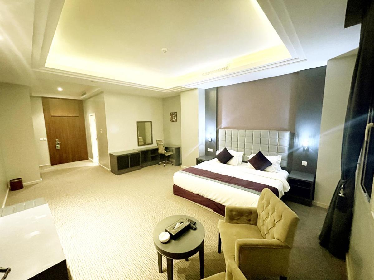 Hotel Business Tahlia
