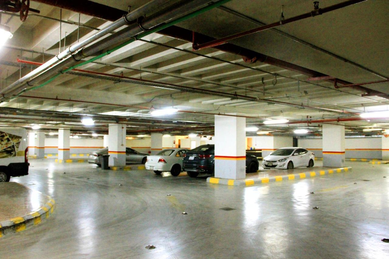Business Tahlia Riyadh