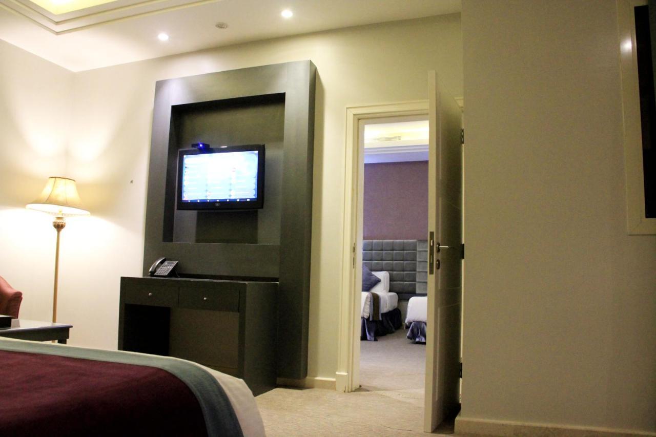 Business Tahlia Riyadh