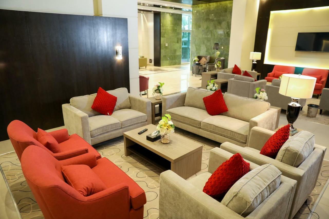 Business Tahlia Riyadh