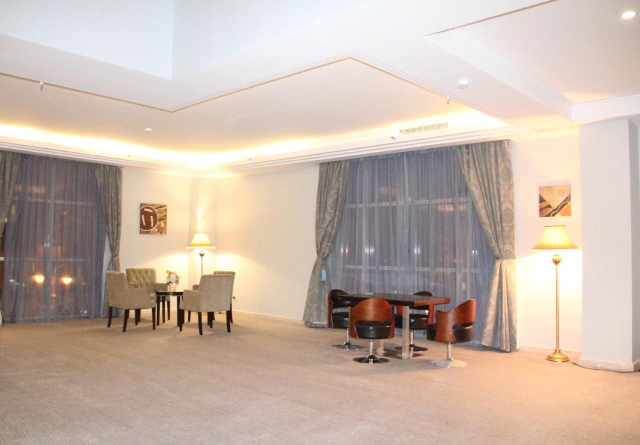 Business Tahlia Riyadh